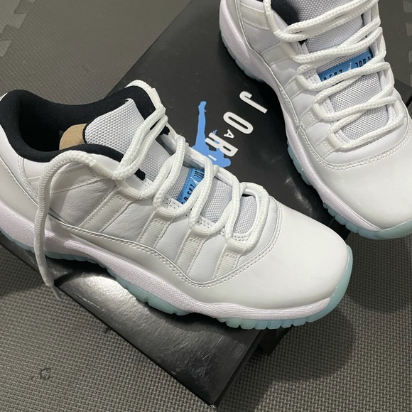 Air Jordan retro 11, brand new size 6.5Y - Picture 3 of 4